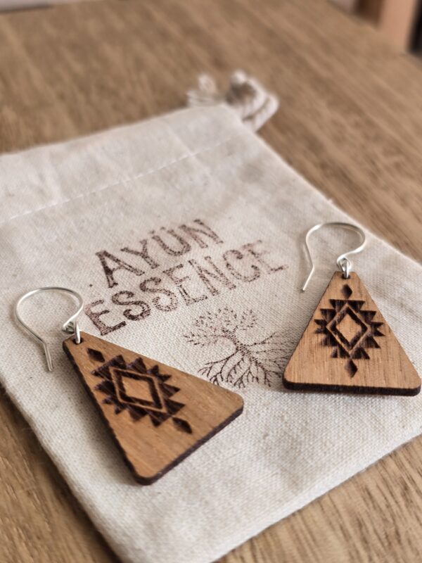 Wangülen oak earrings