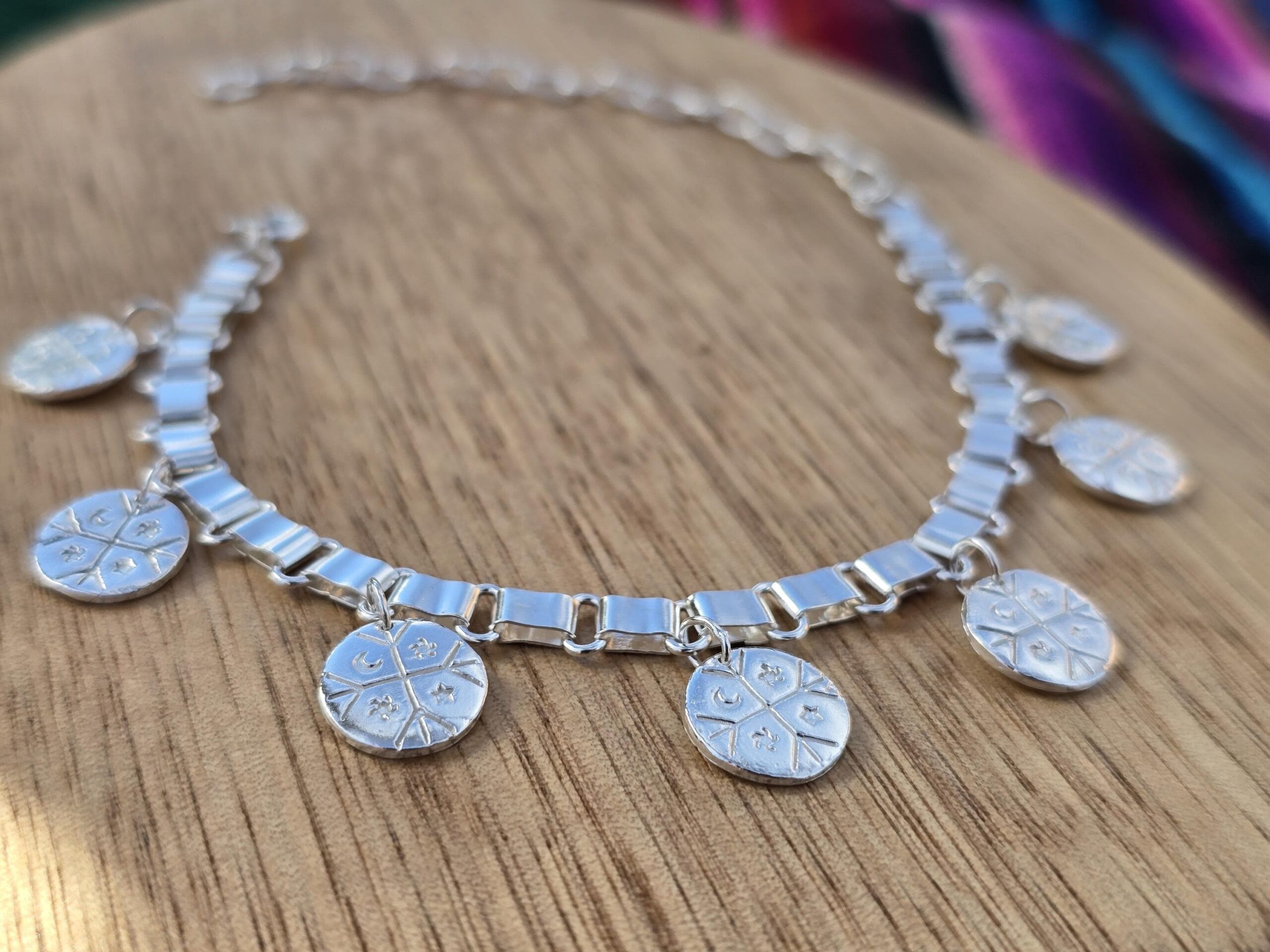 p1 fine kultrun link bracelet