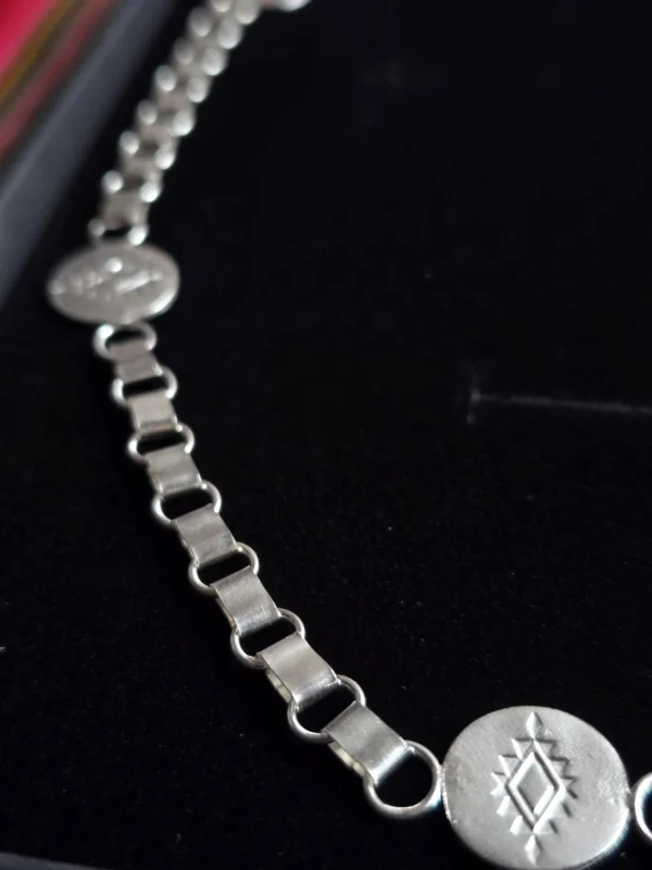 q4 Wangülen Eluwün (Gift of the Stars)