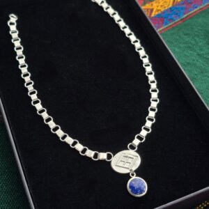 Wenumapo silver necklace with Chilean lapislazuli