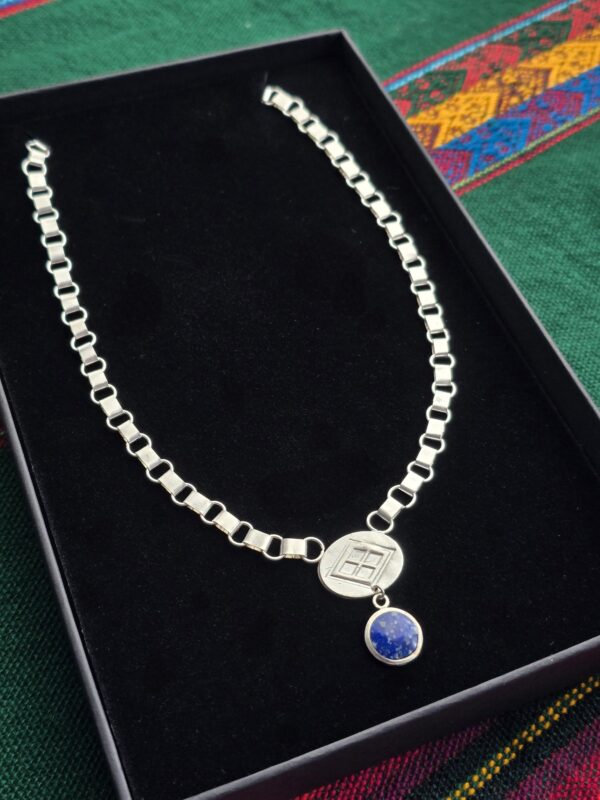 Wenumapo silver necklace with Chilean lapislazuli
