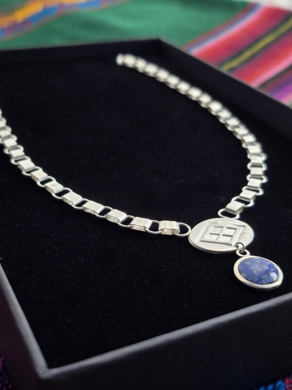 Wenumapo silver necklace with Chilean lapislazuli