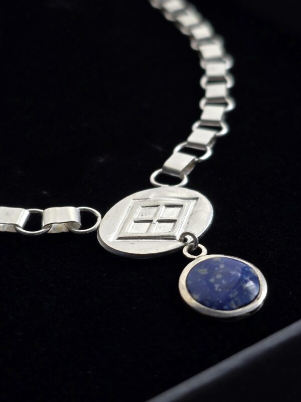 Wenumapo silver necklace with Chilean lapislazuli
