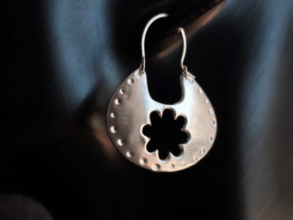 20251108_143703 silver flower chaway