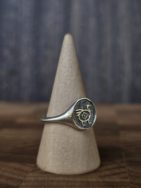 The ñandu signet / Anillo ñandu