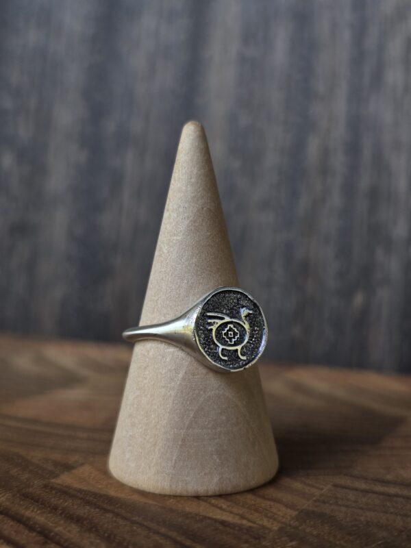 The ñandu signet / Anillo ñandu