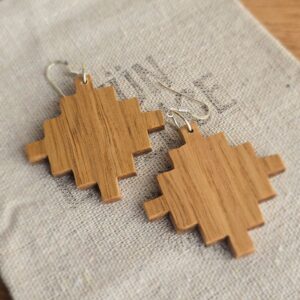 Andina Cross solid Tasmanian oak